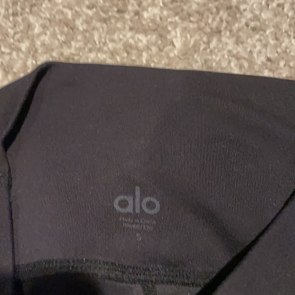 Alo yoga flocked Moto legging EUC! - Picture 8 of 8